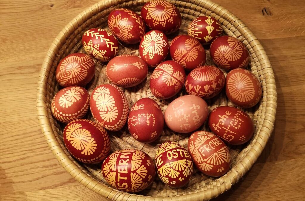 Bemalen von Ostereiern